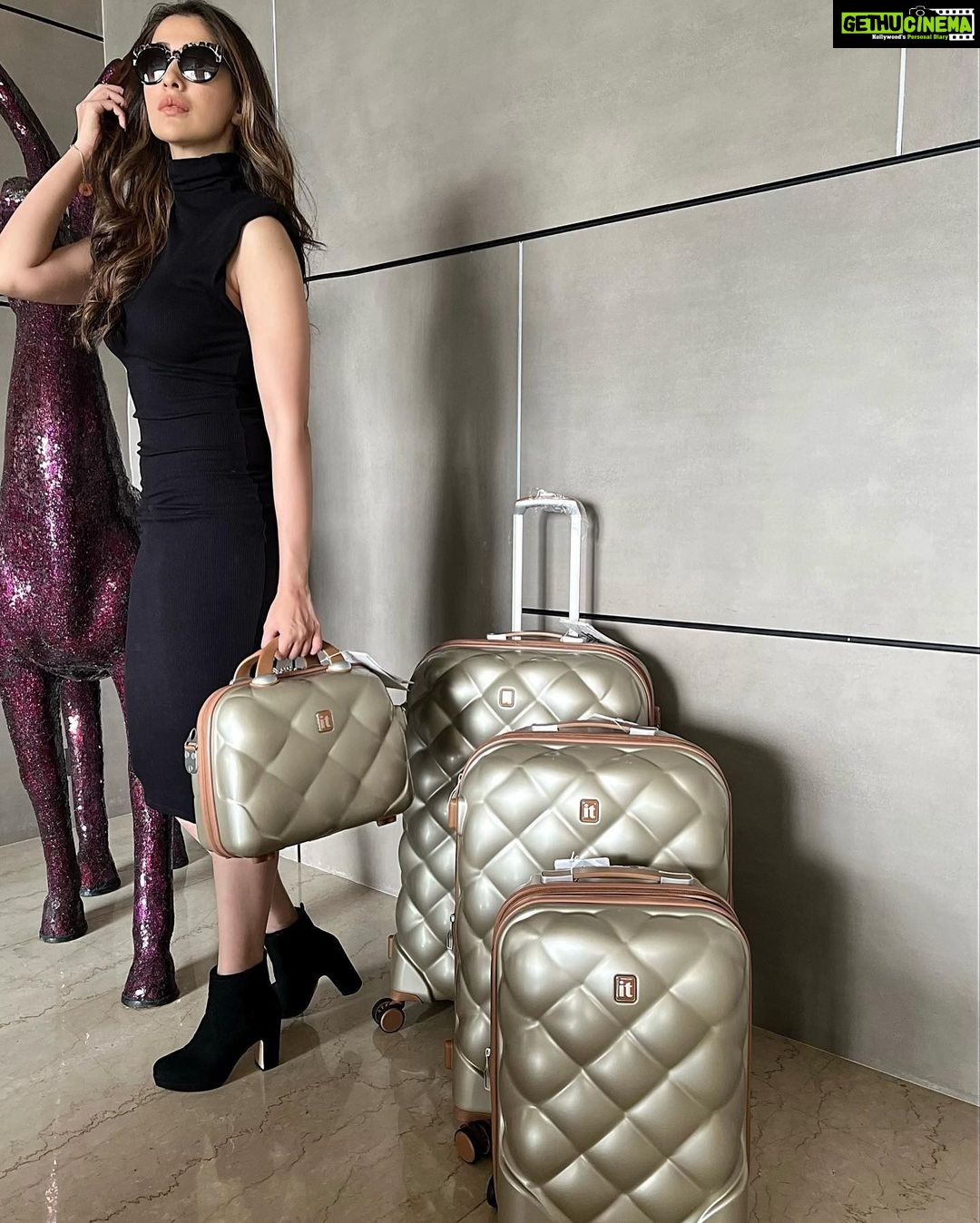 Raai Laxmi Instagram - To travel is to live.❤️ And so the adventure begins 🥰🎄🎅 #travelinstyle @itluggageindia @itluggage 💫