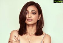 Radhika Apte Instagram - @danielwellington 💙 with @who_wore_what_when @kritikagill 🌸