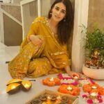 Radhika Madan Instagram - Happy Diwali from me and mine.❤🤗😋