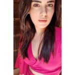 Radhika Madan Instagram - Rose rose wahi caption ki chik chik🌹