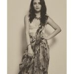 Radhika Madan Instagram – Aint nobody like a desi girl!
Supporting all the amazingly talented artisans of India.
#nationalhandloomday ❤
@narendramodi @smritiiraniofficial @ministryoftextilesgoi