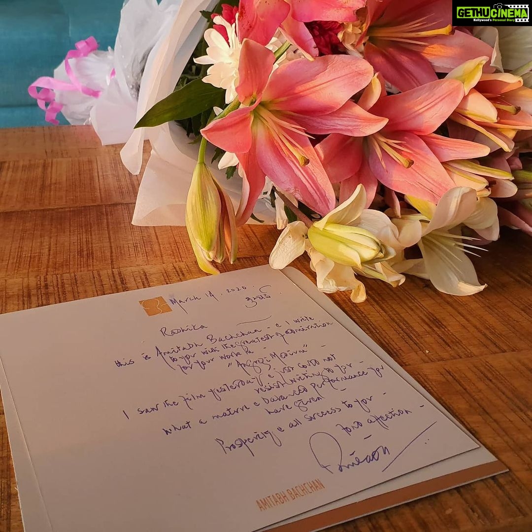 Radhika Madan Instagram - I dont know what to say or write..I'm speechless and so so so overwhelmed! @amitabhbachchan sir its an honor to receive this . I always used to imagine my door bell ringing after my film's release and a person standing outside saying "Amitabh Bacchan sir ne aapke liye phool aur ek note bheja hai" and me fainting right after that. Thankfully I didn't faint when I actually received it..I just stood there for a few seconds soaking it all in, teary eyed,in gratitude. Thank you for making my dream come true Sir . It has motivated me to work even harder and entertain my audience with even more honest performances. #AngreziMedium😇 14.3.2020