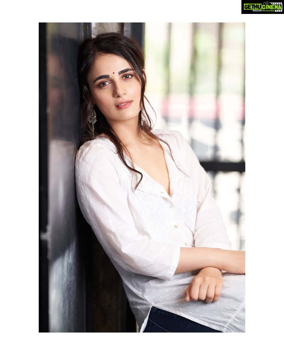Radhika Madan Instagram - दो नैना और एक कहानी . .