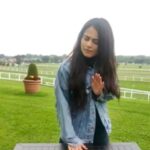 Radhika Madan Instagram – Do you know what is going on??
You have a chance to win an iPhone by performing on the #AirtelThanksChallenge step on Airtel song and don’t forget to tag me as the best video will be featured on my story.😁 @airtelindia
http://bit.ly/2Yk2Rac