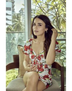 Radhika Madan Instagram - You grow, girl!🌸 -------------------------- Outfit @rebellindia Earrings- @inaya_accessories Styled by @sukritigrover Team @vanigupta.23 @vasudhaguptaa Hair @gohar__shaikh Make up @makeupbyshefali.s 📸 @mayur_butwani Managed by @aanchaltalreja