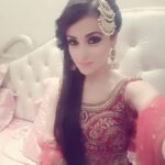 Radhika Madan Instagram – Feeling pretty!
#ladkiwaalodimehendi
