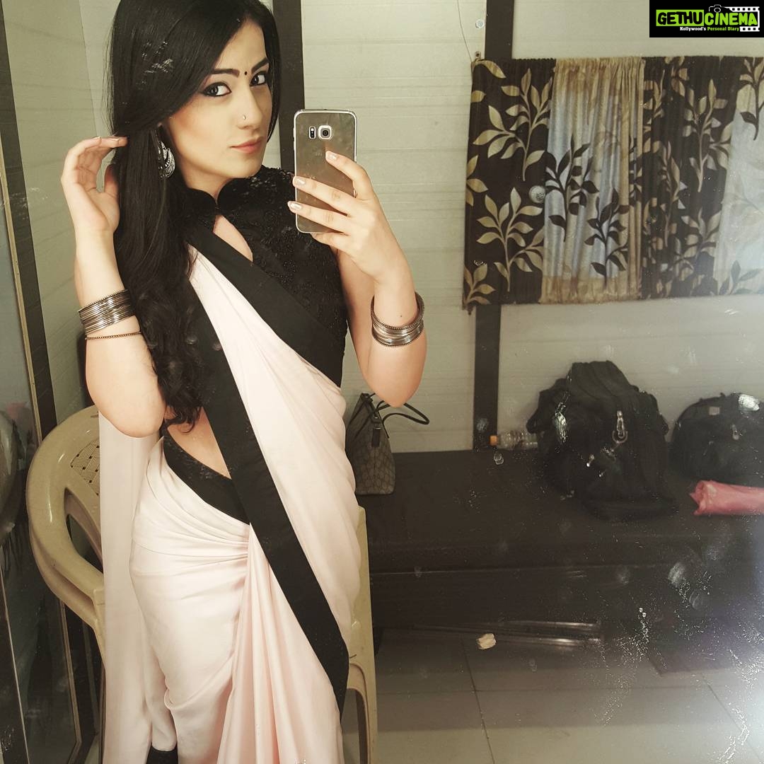 Radhika Madan Instagram - love for sarees <3 #ishani #MATSH #lookaftertheleap#selfiebeforetheshot :D
