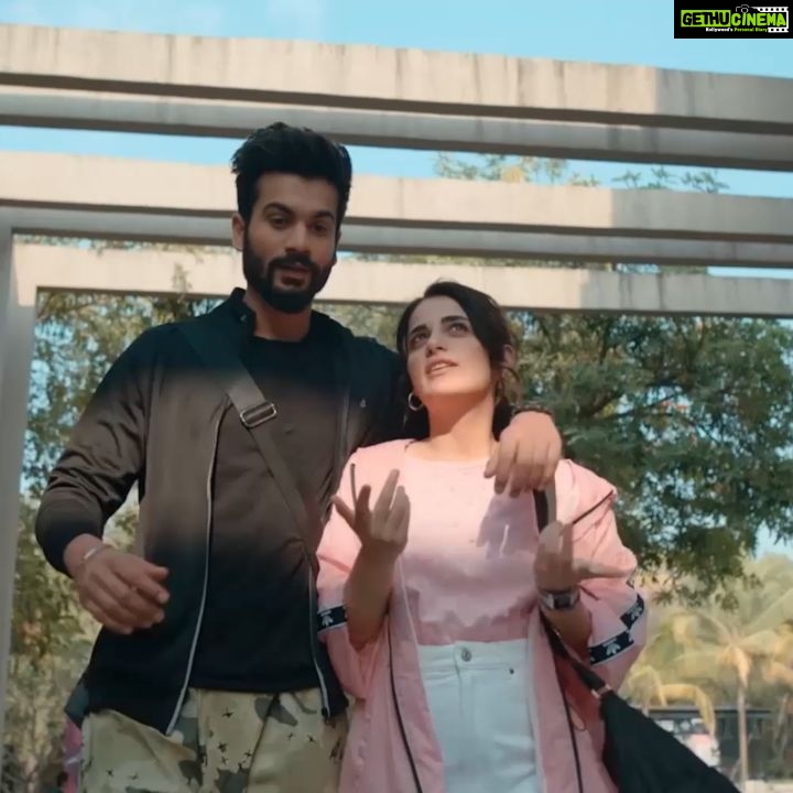Radhika Madan Instagram - Sadda hero Jaggi pyaar ke liye kuch bhi karega! Watch #ShiddatTrailer if you haven't. #Shiddat releasing on 1st October on @disneyplushotstar #DisneyPlusHotstarMultiplex @sunsunnykhez @merainna @dianapenty #DineshVijan #BhushanKumar @kunaldeshmukh1 #ShridharRaghavan @dheerajkedarnathrattan #PoojaLadhaSurti @sreekarprasa @amalendu_dop @maddockfilms @tseriesfilms @tseries.official