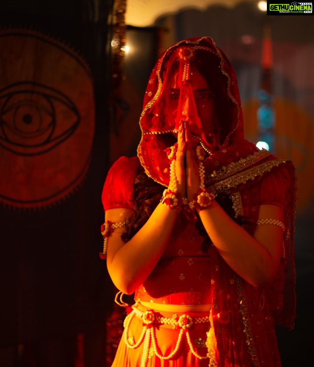 Radhika Madan Instagram - They say that the characters you play give you something and take something from you. When I was approached to play "Didi" I was lingering in this uncertain anxious energy, eager to know what happens when you make it at the top (which I feel every actor experiences) and I really wanted to break away from that. Didi was above all of that..she was sitting right at the top owning everything and everyone.. and I would have given my all to experience even a minute of it! Thankyou @vasanbala for giving me that opportunity.. I think somewhere didi took away the insecurity in me and gave me this immense power of finding The 'spotlight' within.๐ To Didi๐ฅ๐ @filmfare