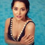 Raiza Wilson Instagram – I love the pool and the pool loves me 🌊 #sundayvibes 

Photographer : @vigneshkumarphotography 
Edit : @the_pixchanger 

Styling – @gegonian by @anushaa13
Outfit – @anushaa13 

Make-up : @chisellemakeupandhair 
Hair : @ashwinihairandmakeup