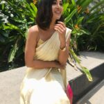Raiza Wilson Instagram - Happy Onam 💛 Styling - @swetha.raghul Saree - @palam_silks Earring - @mspinkpantherjewel Blouse - @sameenas.store