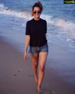 Raiza Wilson Instagram - Beach blessings 😍