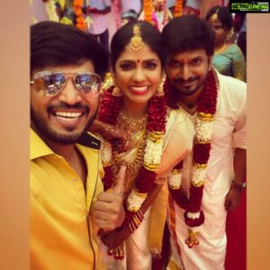 Rakshan Instagram - Anna congratulations 🥳🥳🥳🥳
Happy married life ♥️♥️♥️ @desinghperiyasamy @niranjani_ahathian