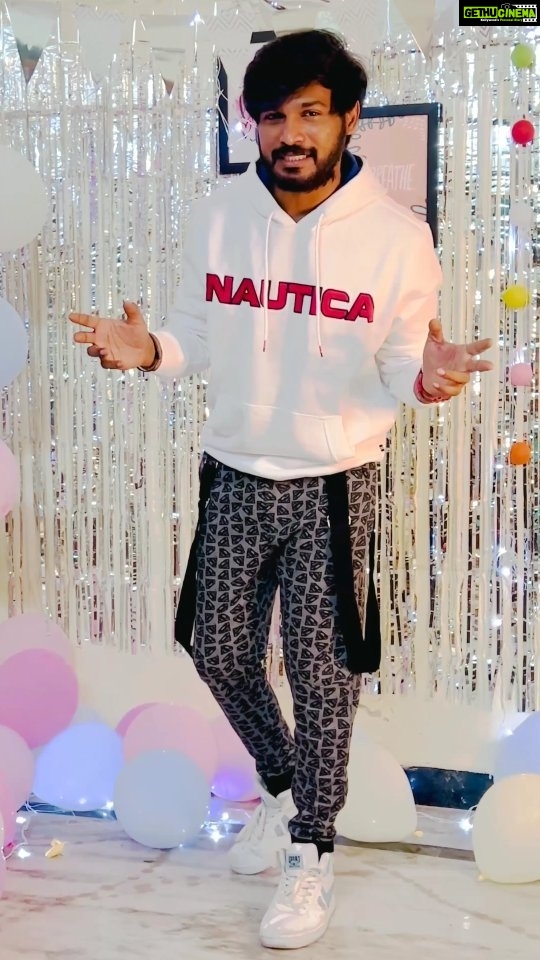 Rakshan Instagram - I've got my swag game on thanks to all the outfits I shopped for during @Myntra ’s End Of Reason Sale which is LIVE now till 23rd Dec! Your favourite fashion brands at 50-80% off + Myntra Insiders get up to 20% extra off & New users get Flat Rs.500 off + 30-days Free shipping! Tap the link in bio and start shopping! #MyntraEORSisLIVE #MyntraEndOfReasonSale #IndiasBiggestFashionSale #MyntraEORS2021 #MyntraEORS #paidpartnership with @myntra . . . #galleri5InfluenStar #PaidPartnership