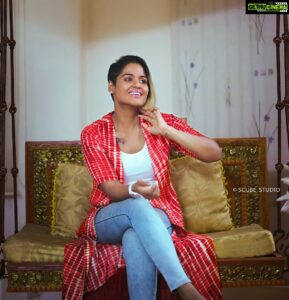 Ramya NSK Instagram - 🙋♥️
PC: @pictures_by_dhinesh_siva