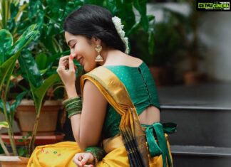 Ramya Subramanian Instagram - Mallipoo 🌼 📸 - @george_ferna_photography 💄 💇🏻‍♀️ - @reenapaiva Blouse - @yuti_designer_blouse #navarathriseries2021