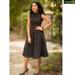 Ramya Subramanian Instagram – Black colour la Fashion Post nu ennoda mind a exact read pannina ungaluke(above 85% Indha choices pick panningale 💯🙈😯👌🏻) Indha post samarpanam ♥️🤗☺️🙈.

Outfit : @thestitches.in 
📸: @camerasenthil