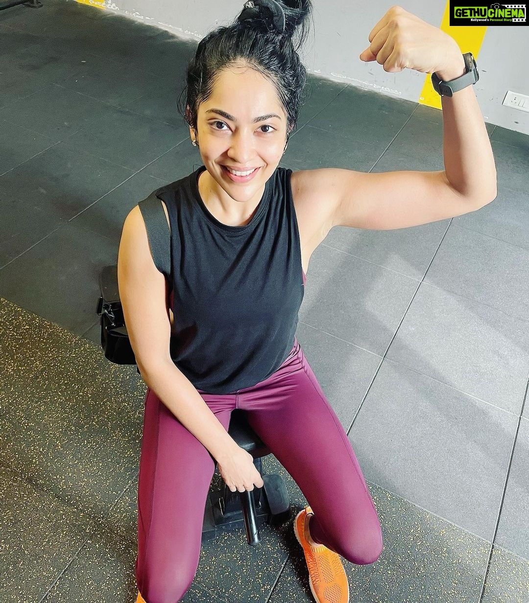 Ramya Subramanian Instagram - Photo Dump of everything that made me smile in the last couple of days !π₯°β₯οΈ #ByeBye2021 Better be nice to me 2022 πππ€π―! #IAmReady2022 #NewBeginnings2022 Skirt/Top - @thestitches.in π·- @camerasenthil