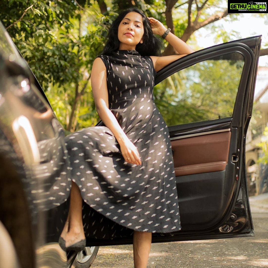 Ramya Subramanian Instagram - Black colour la Fashion Post nu ennoda mind a exact read pannina ungaluke(above 85% Indha choices pick panningale π―ππ―ππ») Indha post samarpanam β₯οΈπ€βΊοΈπ. Outfit : @thestitches.in πΈ: @camerasenthil