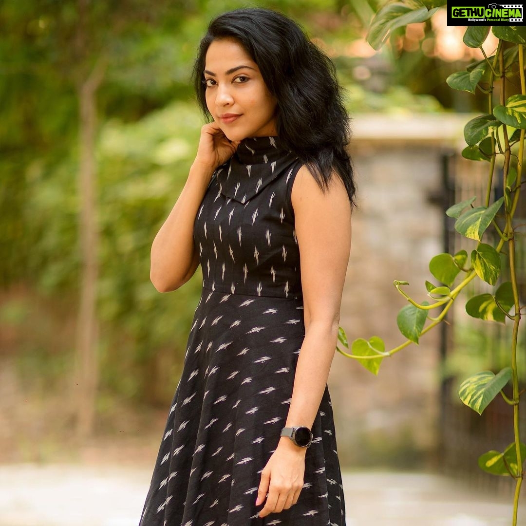 Ramya Subramanian Instagram - Black colour la Fashion Post nu ennoda mind a exact read pannina ungaluke(above 85% Indha choices pick panningale π―ππ―ππ») Indha post samarpanam β₯οΈπ€βΊοΈπ. Outfit : @thestitches.in πΈ: @camerasenthil
