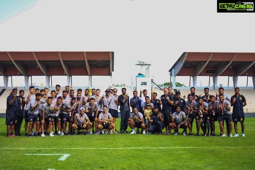 Rana Daggubati Instagram - With @hydfcofficial team before the first home game tonight at Gachibowli Athletic Stadium. Come on Hyderabad, it's time to get behind our boys and fill up our fortress! #AbHyderabadKhelega #GachibowliStadium #Hyderabad 