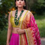 Rashmi Gautam Instagram – P.c @verendar_photography 
Outfit @shrutiigclothing 
Neck set @sujisrin.collection

#dusherra #vijaydasami #rashmigautam #RashmiGautam