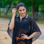 Rashmi Gautam Instagram – 😉 😉 😉 😉 
Caption this 
#candidphotography 
📸 @sravanphotographyoffical 
💄 @venu_makeupandhair