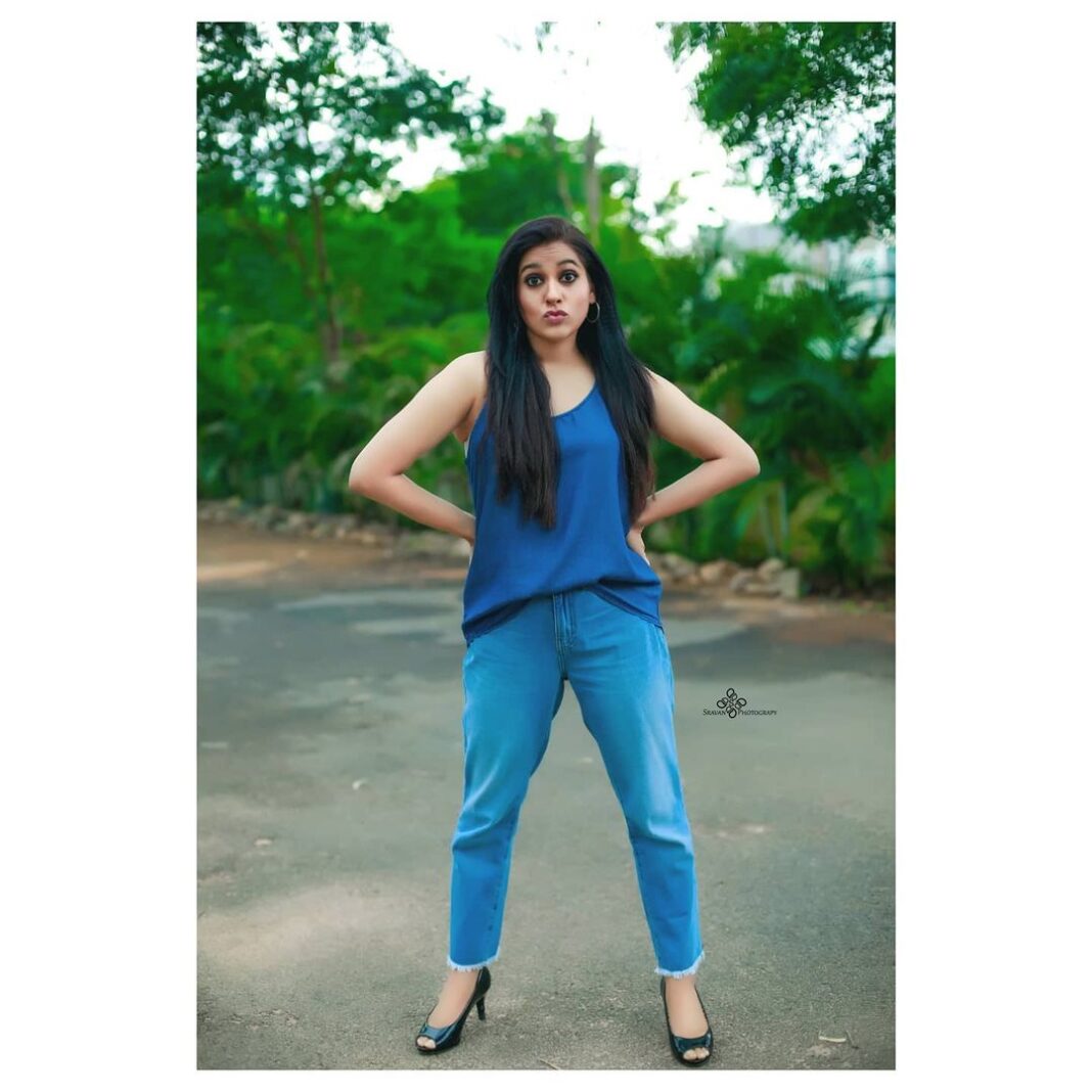 Rashmi Gautam Instagram - 📸 @sravanphotographyoffical 💄 @venu_makeupandhair #denimday #denimondenim #wednesday 💙💙💙💙💙💙💙💙💙💙💙💙💙💙💙
