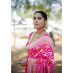 Rashmi Gautam Instagram - Saree and styling by @thread_fabric 💋💃🎒👠🌹🌺🥀🍎🍒🍷