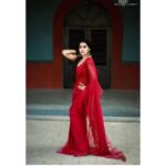 Rashmi Gautam Instagram – 💃 red ruffle saree by @thread_fabric 📸📸📸 by @sravan_goud8981