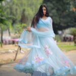 Rashmi Gautam Instagram – Happy #makarsankranti to one and all may this year be full of love and laughter 
@thread_fabric lehnga for #sankranthi episode #dheechampions 📸 @v_capturesphotography 
#rashmigautam #lifeismagical #happypongal2020 #sankranthi2020 #powderblue #indianwear #lehngacholi