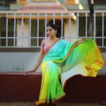 Rashmi Gautam Instagram - #neon saree by @shrutiigclothing Pic captured by 📸 @v_capturesphotography #rashmigautam #lifeismagical #fridaynites #comedynites #extrajabardasth #saree