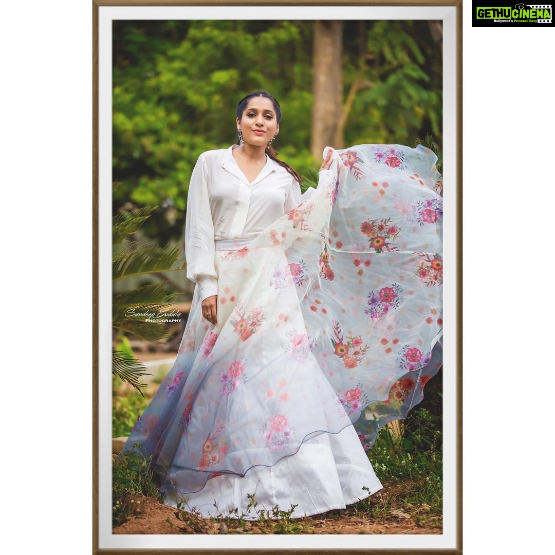 Rashmi Gautam Instagram - #aboutyesterday in a outfit created by @neena_jha ๐and moment captured by @sandeepgudalaphotography ๐ธ #lifeismagical #flowers #floraldress #rashmigautam