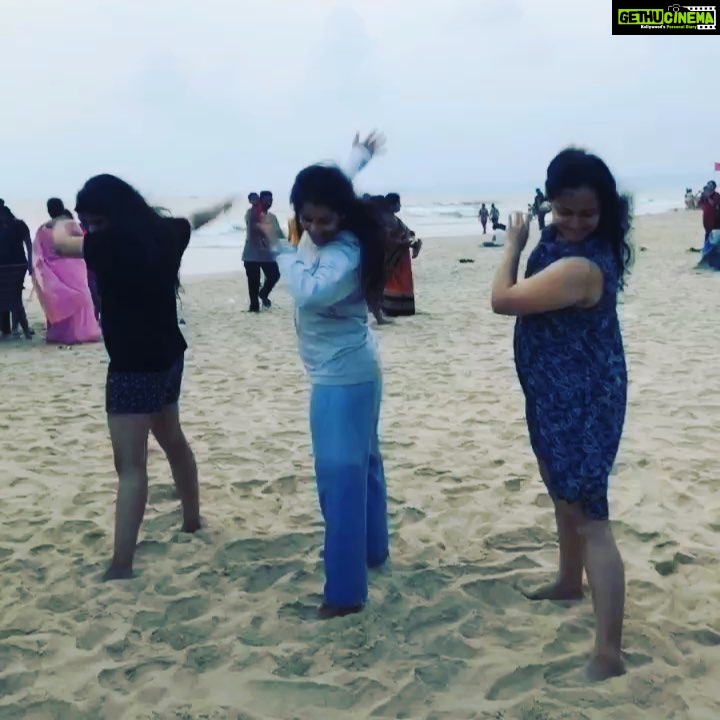Rashmi Gautam Instagram - With my drama squad #birthdayholiday #goadiaries🌴