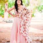 Rashmi Gautam Instagram - May this year be full of laughter and good vibes Dressed up in 👚👛@chandraandvamsistudio For #dhee11 #sankranthi spl episode #candid pic 📸 by @sandeepgudalaphotography Delhi, India