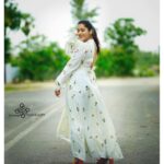 Rashmi Gautam Instagram – #allaboutyesterday #extrajabardasth 
#avacado print dress curated by @stylistrichie 🥑🥑🥑🥑🥑🥑 Pic by 📷 @sravan_goud8981 
Makeup by @venugopalashwini