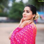 Rashmi Gautam Instagram - Outfit by @varahi_couture Pic by @verendar_photography #Gajara #festivelook #RashmiGautam #brocade #indianwearlove