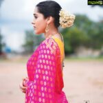 Rashmi Gautam Instagram – Outfit by @varahi_couture
Pic by @verendar_photography 

#Gajara #festivelook 
#RashmiGautam #brocade #indianwearlove