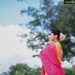 Rashmi Gautam Instagram - Outfit by @varahi_couture Pic by @verendar_photography #Gajara #festivelook #RashmiGautam #brocade #indianwearlove