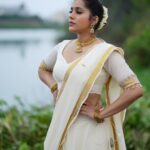 Rashmi Gautam Instagram - Outfit by @starrydreamsofficial by SHAMA P.C @nagraphyofficial #RashmiGautam #rashmigautam