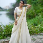 Rashmi Gautam Instagram - Outfit by @starrydreamsofficial by SHAMA P.C @nagraphyofficial #RashmiGautam #rashmigautam