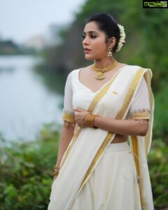 Rashmi Gautam Instagram - Outfit by @starrydreamsofficial by SHAMA 
P.C @nagraphyofficial
#RashmiGautam #rashmigautam