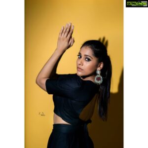 Rashmi Gautam Instagram - Outfit @varahi_couture 🖤🖤🖤🖤🖤
P.c @v_capturesphotography📸📸📸📸📸📸

#RashmiGautam