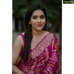 Rashmi Gautam Instagram – Saree by @anvitha_collections 🎀

P.C @@nagraphyofficial 📸📸📸

#RashmiGautam
 #indianwear #sareenotsorry