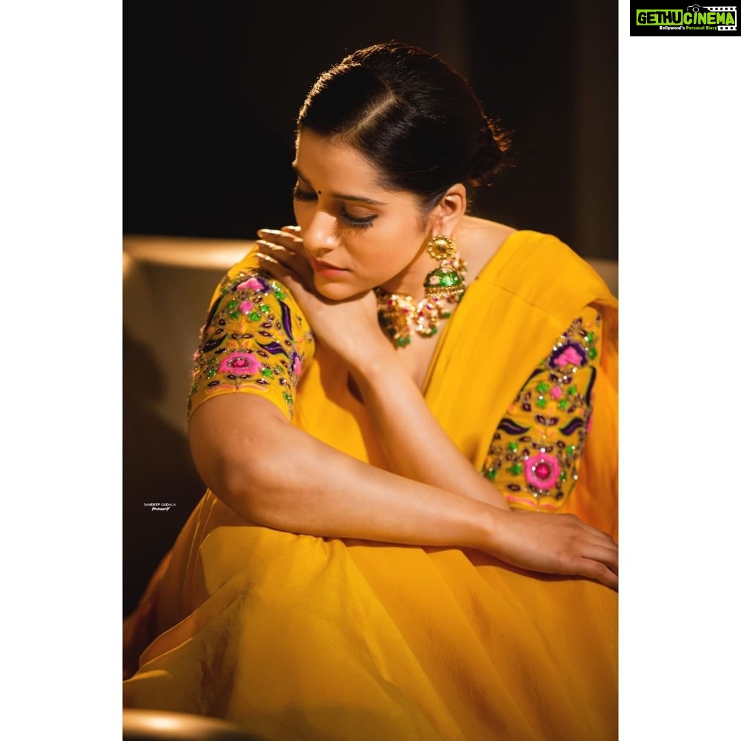 Rashmi Gautam Instagram - Fun and masti at 5pm 25th July 2021 On @zeetelugu P.c @sandeepgudalaphotography Outfit by @starrydreamsofficial by shama Neck set by @sujisrin.collection Makeup @venu_makeupandhair #RashmiGautam