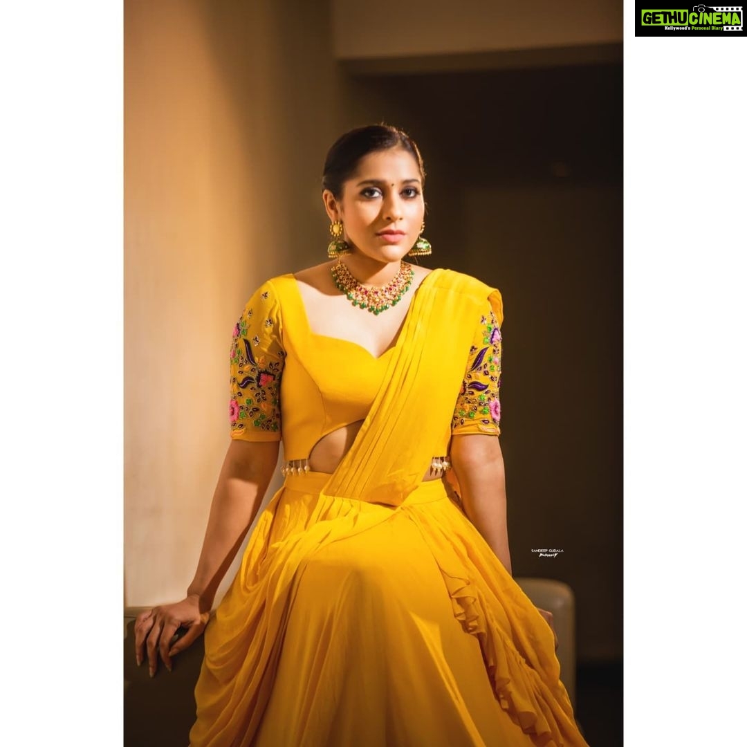 Rashmi Gautam Instagram - Fun and masti at 5pm 25th July 2021 On @zeetelugu P.c @sandeepgudalaphotography Outfit by @starrydreamsofficial by shama Neck set by @sujisrin.collection Makeup @venu_makeupandhair #RashmiGautam