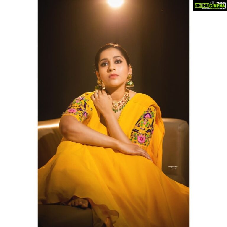 Rashmi Gautam Instagram - Fun and masti at 5pm 25th July 2021 On @zeetelugu P.c @sandeepgudalaphotography Outfit by @starrydreamsofficial by shama Neck set by @sujisrin.collection Makeup @venu_makeupandhair #RashmiGautam