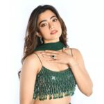 Rashmika Mandanna Instagram – 🌿

Outfit – @sonaakshiraaj
Stylist – @stacey.cardoz
Hair – @chakrapu.madhu
Makeup – @goldandglittr
Photographer – @visualaffairs_va