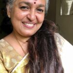 Raveena Ravi Instagram - Swipe swipe 🤣❤️ #mom 😘 #sreejaravi