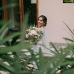 Reba Monica John Instagram - 09/01/2022 ✨♾ P.c: @magicmotionmedia Wedding gown: @t.and.msignature Jewellery: @m.o.dsignature HMU: @makeupbytonymua Bouquet: @ligiamribeiro04 #JJRJ #loveendures #twoisbetterthanone #foundmysoulmate